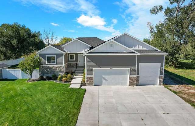 Spacious 5 Bed, 3 Bath Home with Mountain Views photos photos