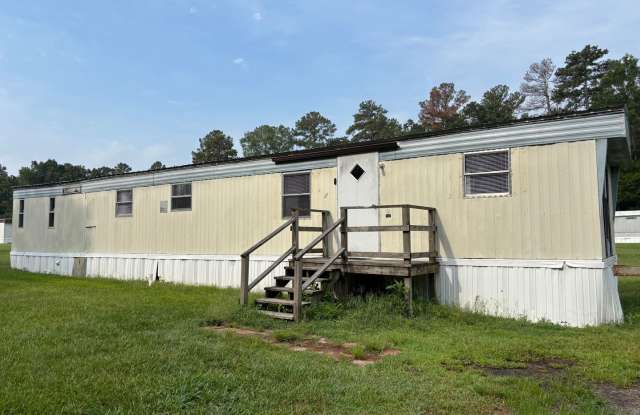 3 BDRM 1/5 BA SINGLEWIDE MOBILE HOME IN PARK,INSIDE PETS OK WITH $25 EXTRA PER MONTH & $250 NON-REFUNDABLE PET FEE. photos photos