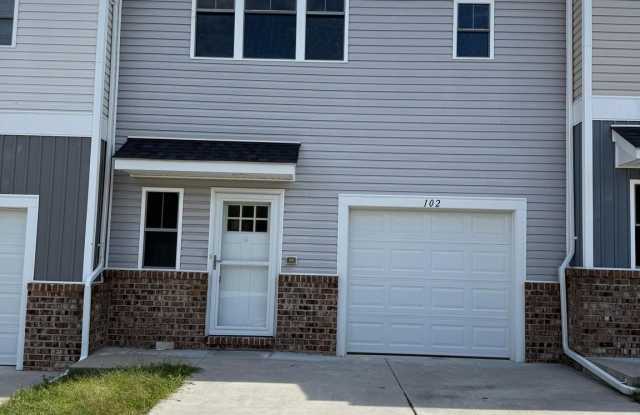 102 CORALYROSE COURT photos photos