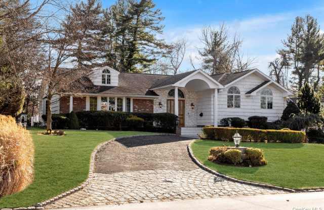 200 Hummingbird Drive Gallery 3