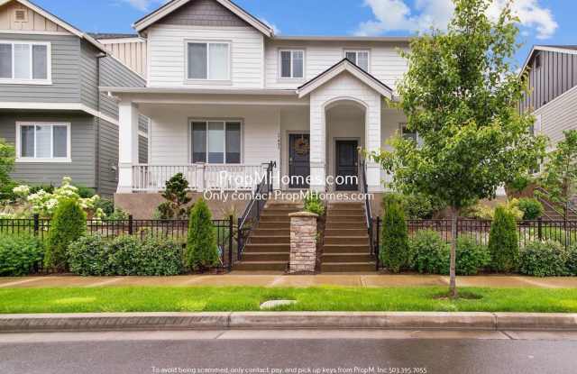 Charming Three Bedroom Townhome In Happy Valley! - 17084 Southeast Crossroads Avenue, Happy Valley, OR 97086