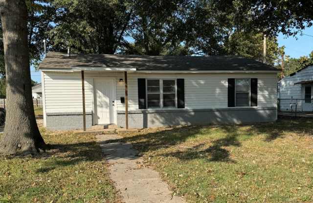 3 Bed / 1 Bath house in Truman.  READY NOW! photos photos