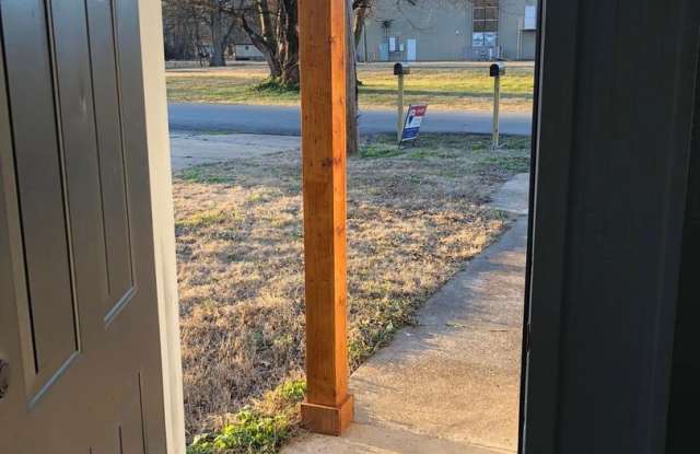 Fully remodeled, turnkey duplex unit in the heart of Bald Knob Gallery 3