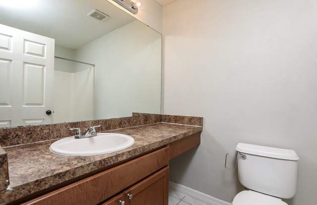 470 Breezeway Dr Gallery 2
