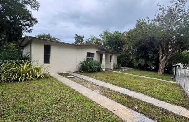 13845 NW 5th Ave photos photos