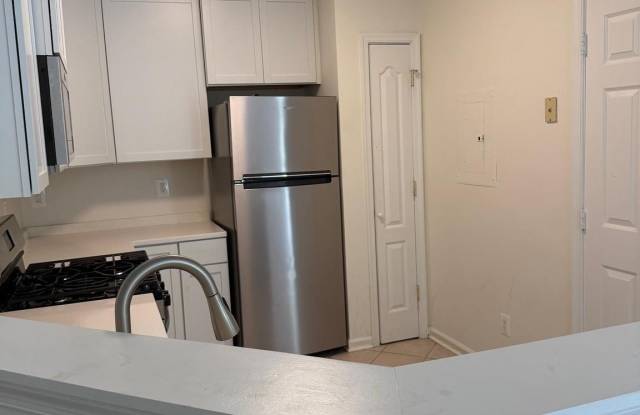 1704 LAKE SHORE CREST Drive Gallery 3