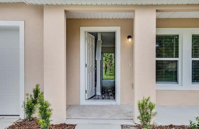 Large home great location Gallery 3