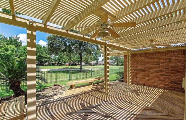 18235 Bluewater Cove Drive Gallery 2