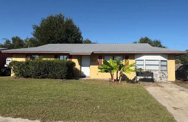 212 Redbud Lane - 212 Redbud Lane, Palatka, FL 32177