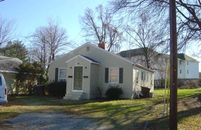 1 BR Duplex near UNCG, Lawn Service included photos photos 1 BR Duplex near UNCG, Lawn Service included photos photos