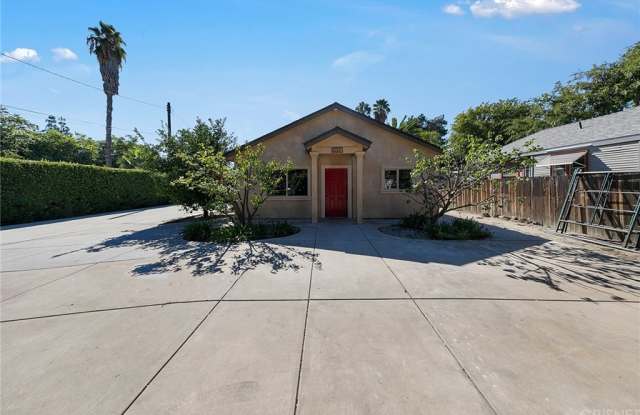 19038 Ingomar Street Gallery 3