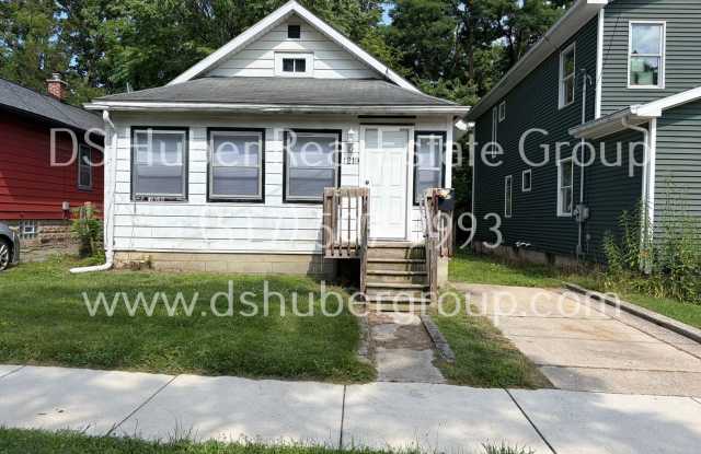 1219 McCullough Street Lansing, MI 48912 photos photos