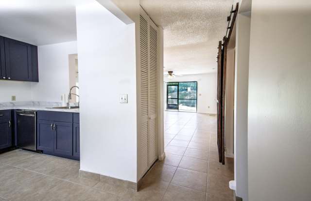 105 Lakeview Drive E Gallery 2