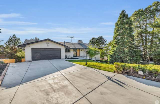 4362 S SPRUCE CIR Gallery 3