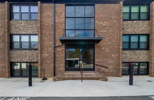 105 Dahl Street Gallery 3