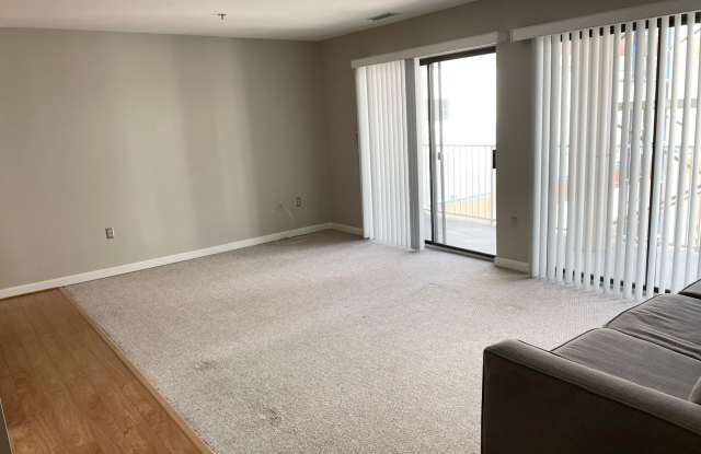 2702 E LIGHTHOUSE PT E Gallery 4