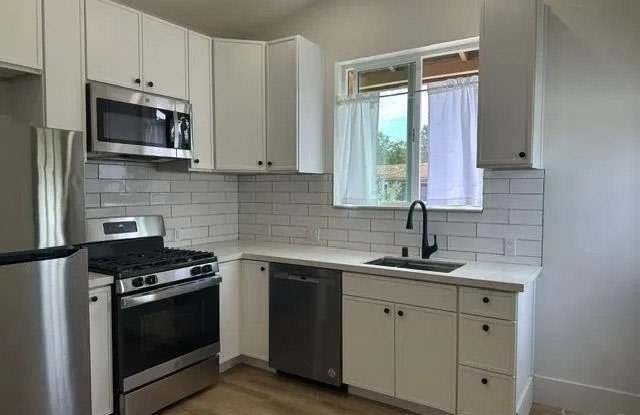 15859 Riparian Rd Gallery 2