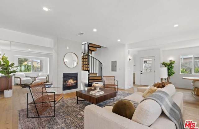 3908 Bentley Ave photos photos