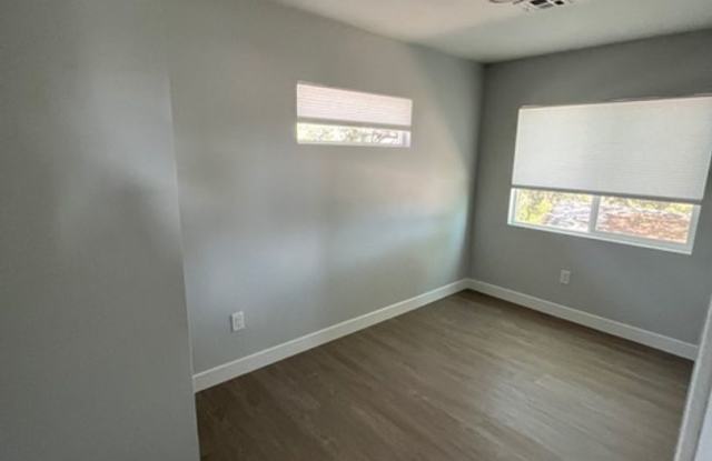 4 bed 2 bath House on Adobe Gallery 3