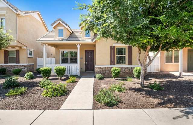 Gorgeous and spacious home in Gilbert, AZ! photos photos