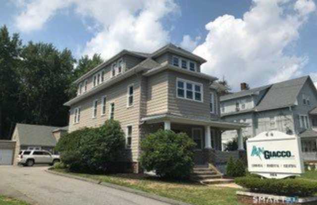 264 Broad Street Gallery 3