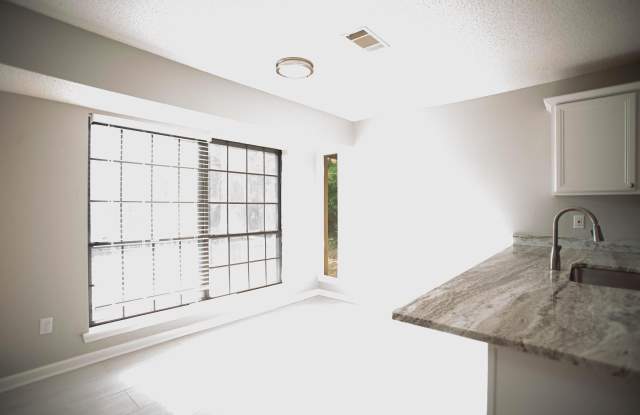 1201 Jennifer Drive Gallery 4