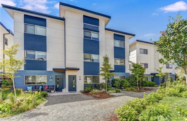 Modern Contemporary Townhome just one block from the Light Rail! photos photos Modern Contemporary Townhome just one block from the Light Rail! photos photos