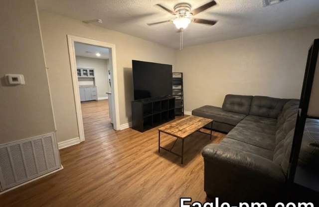 2 Bedroom 1 Bath Home for Rent Gallery 3