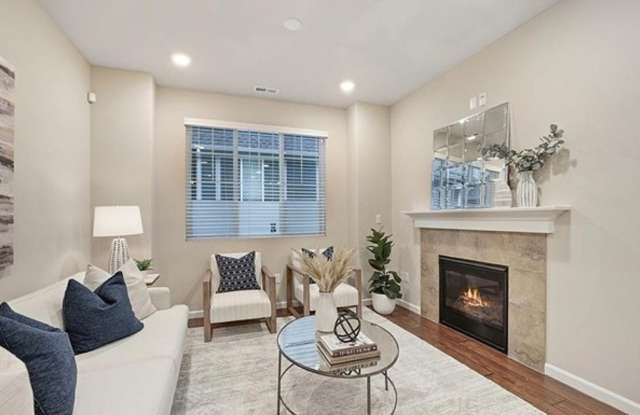 Air Conditioned Beautiful Home in Lynnwood Gallery 4