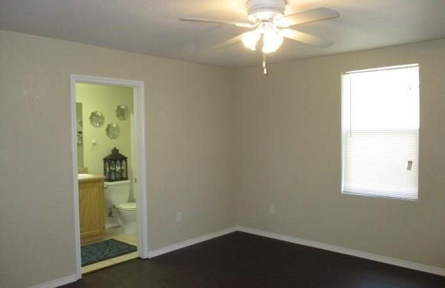 213 Bobbie Ann Court Gallery 2