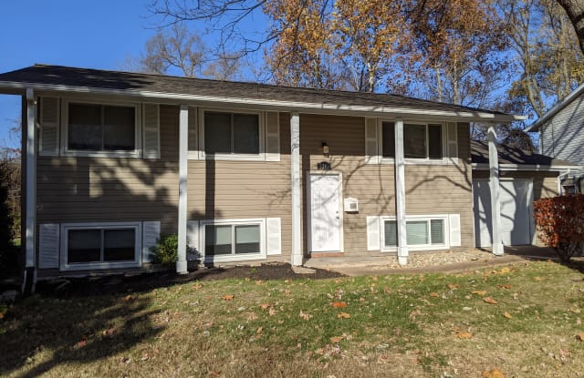 5201 Ville Cecelia Lane - 5201 Ville-Cecelia Lane, Hazelwood, MO 63042