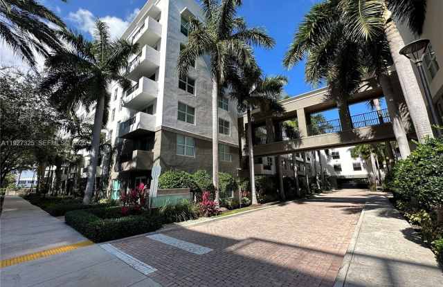 2401 NE 65th St photos photos