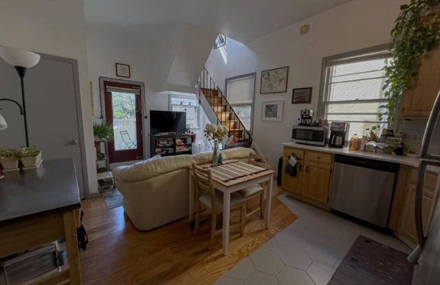 2034 Mount Vernon Street - 2R photos photos
