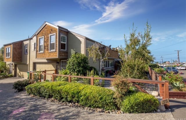 453 Anita Street - 453 Anita Street, Laguna Beach, CA 92651
