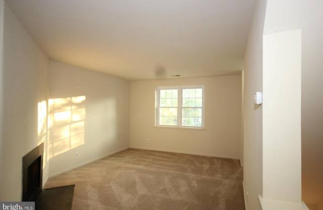 2832 WAKEFIELD Street S Gallery 3