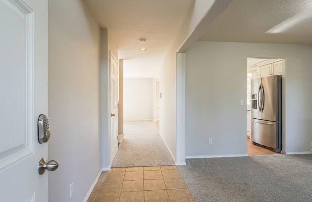 Welcome home to your private woodland retreat tucked away in the heart of Gladstone! Gallery 4
