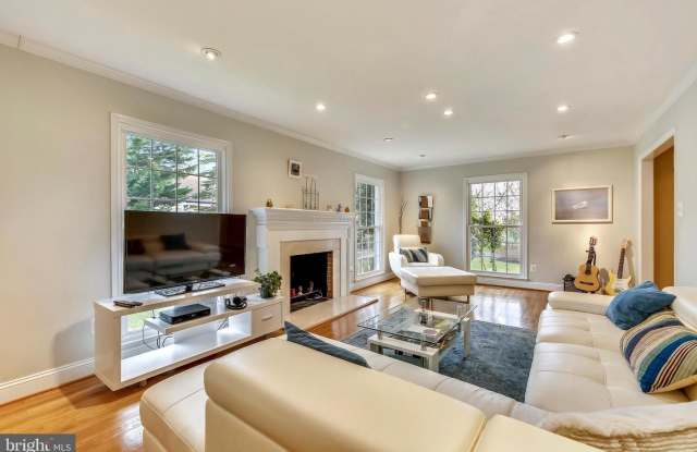 9716 BRIMFIELD CT Gallery 3