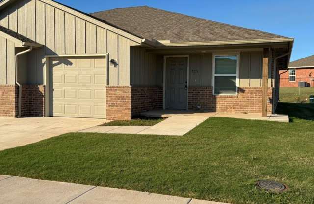 55 and up community, 2 beds 1 bath all full size appliances included right in the heart of Newcastle!! photos photos