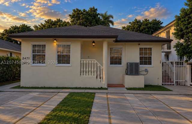 2471 NW 18th Ter Gallery 1