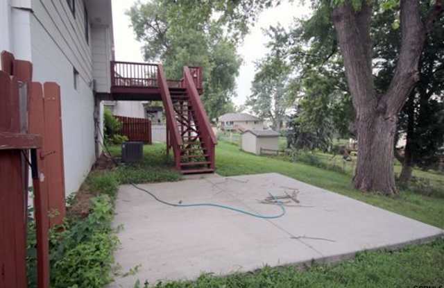 1414 Willow Avenue Gallery 2