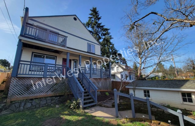 408 LOGUS ST - 408 Logus Street, Oregon City, OR 97045