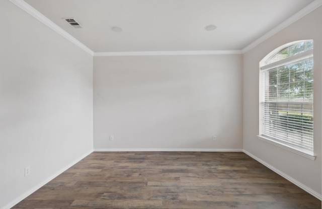 2816 Quietwater Drive Gallery 3