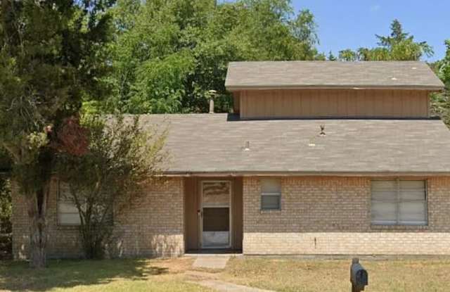 1003 Holleman Dr photos photos