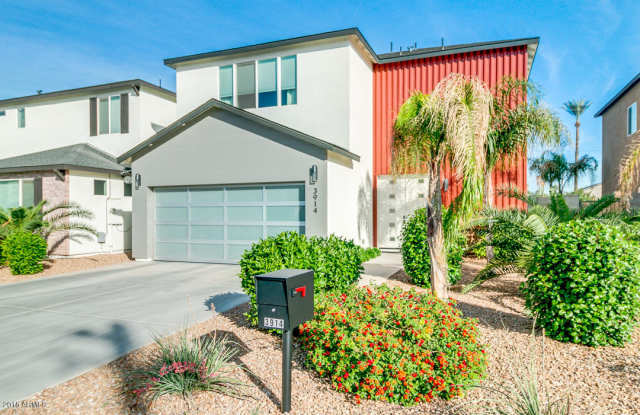 3914 E EARLL Drive Gallery 3