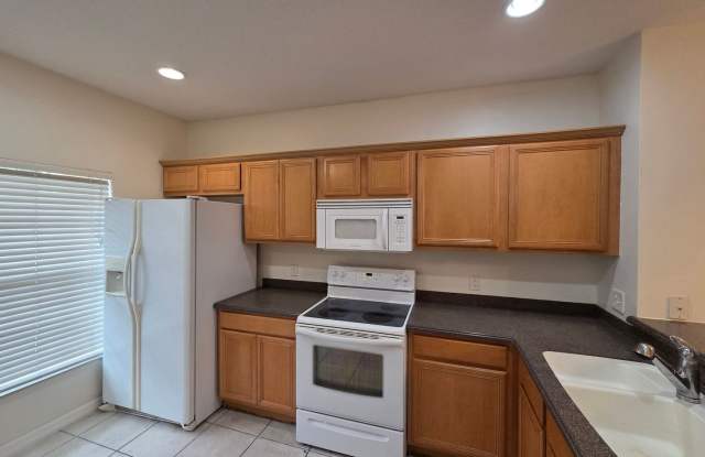 Beautiful 2 Bedroom, 2.5 Bath Townhome for Rent in The Hammocks! Gallery 4