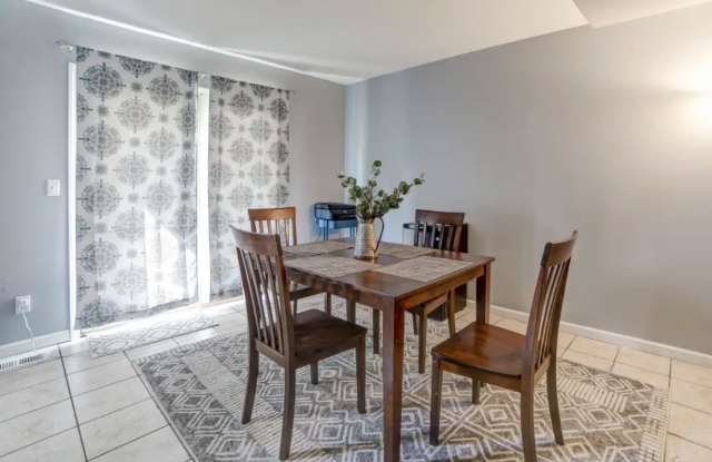 Carter West Apartments & Townhouses Gallery 3