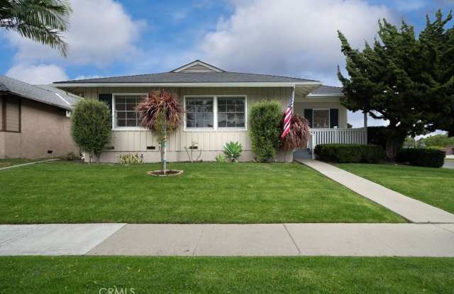 2542 Vuelta Grande Avenue photos photos