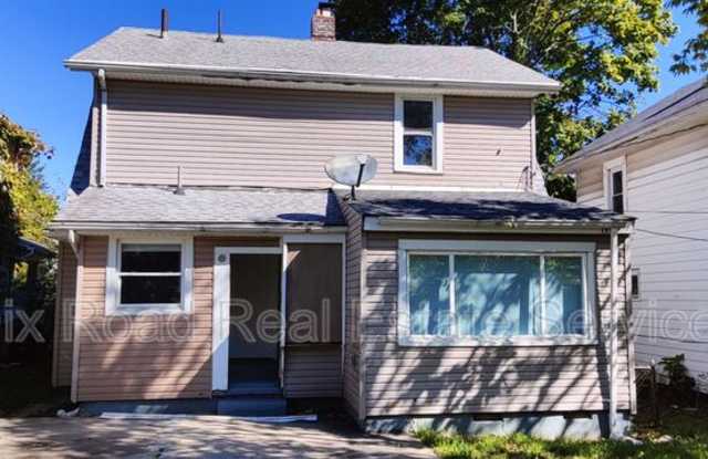 702 W Fairview Avenue Gallery 3