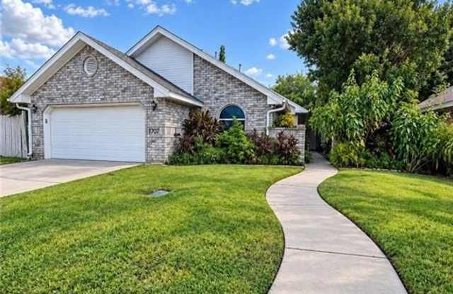 1707 E Gastel Circle Gallery 1