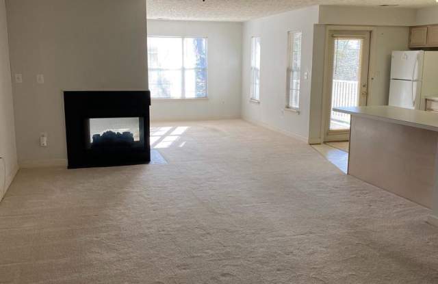 613 ADMIRAL DR #207 Gallery 4